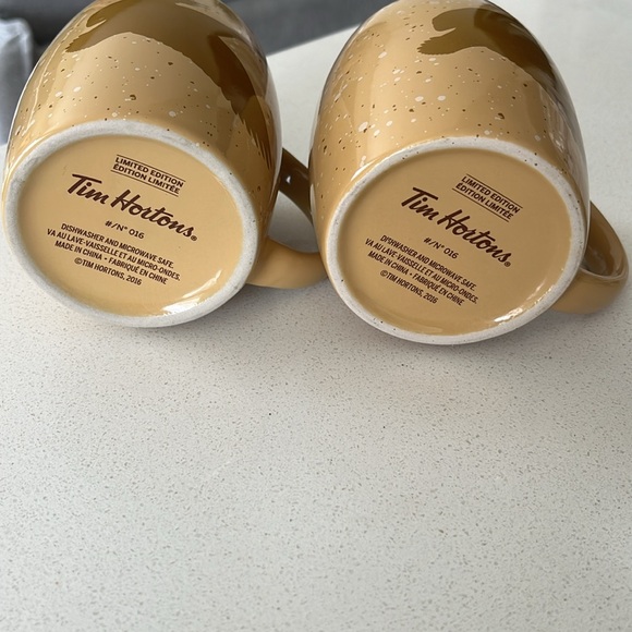 2 Tim Hortons Limited Edition 2016 Canadian Goose cups - Picture 7 of 11